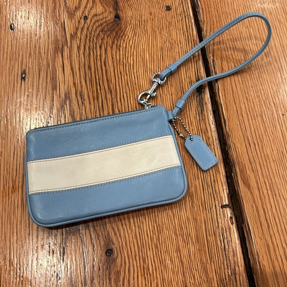 Coach wristlet - Picture 3 of 9
